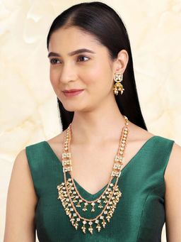 Peora - Women Gold Plated Peach Kundan and Beads Jewellery Set