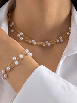 Peora - Women Gold Plated Pearl Studded Jewellery Set