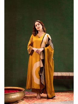 WOOMN - Golden Mustard Glow Pure Muslin Kurta with Pant & Dupatta