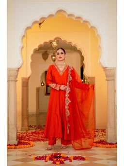 WOOMN - Amber Aura Russian Silk Kurta with Pant & Dupatta