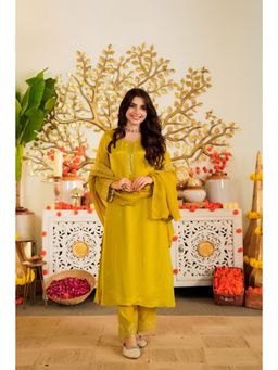 WOOMN - Amber Marigold Aura Kurta with Pant & Dupatta