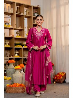 WOOMN - Rani Radiance Kurta with Pant & Dupatta