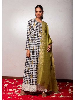 Nidhii Goyal - Embroidered Printed Kurta with Pant & Dupatta