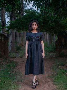 Sutra Art of Clothing - Checkmate Handwoven Pure Cotton Jamdani Dress