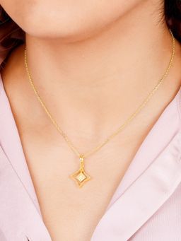 GIVA - Sterling Silver Golden Mystic Star Signature Pendant Chain for Womens