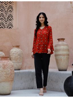 Gahan - Cotton Floral Printed with Bell Sleeves Red Short Kurta & Pant (Set of 2)