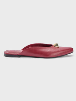 IYKYK by Nykaa Fashion - Maroon Pointed Toe Flat Mules