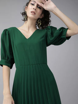RARE - Women Casual Green Colour Midi Solid Dress