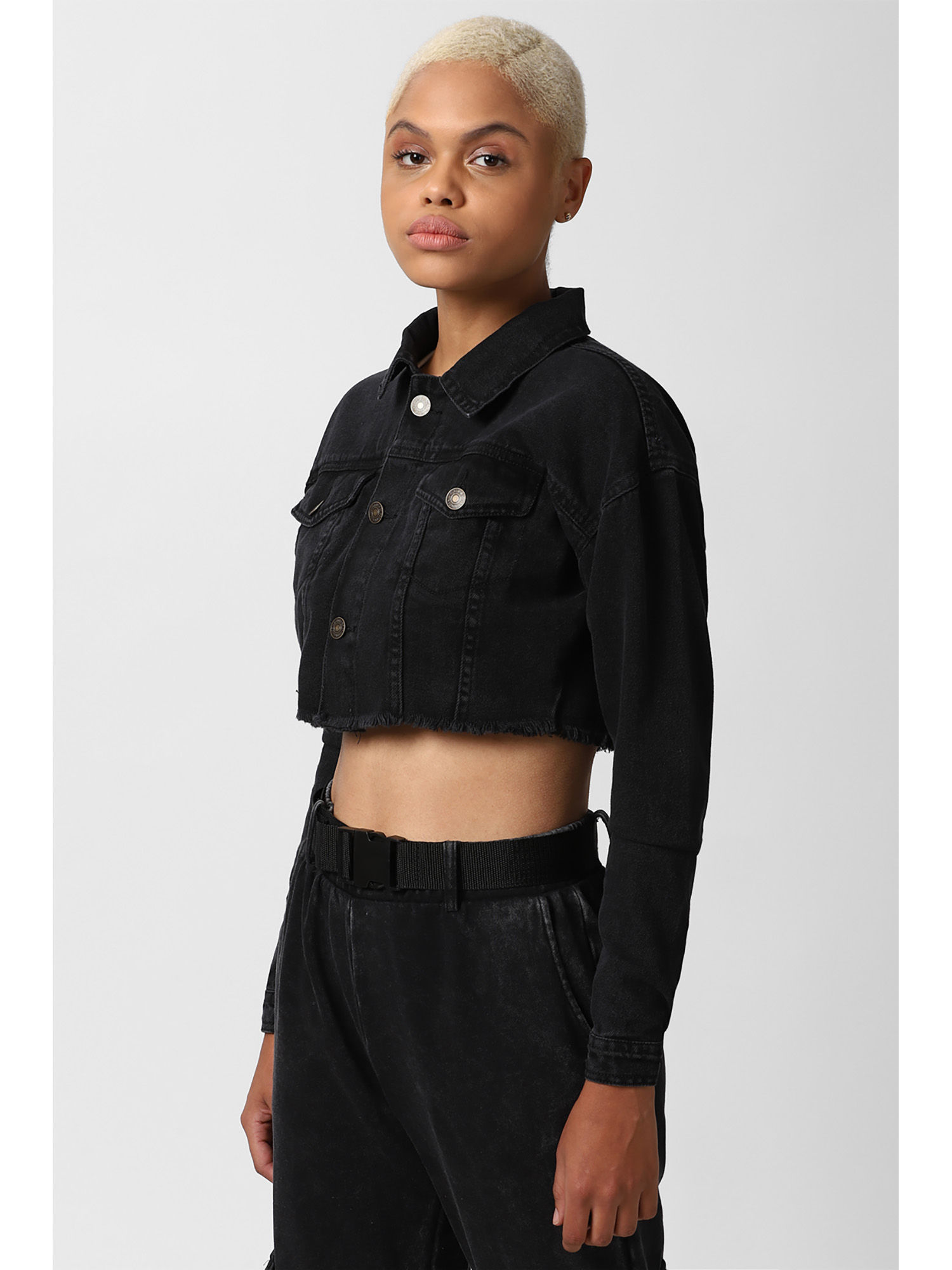 Black Solid Cropped Denim Jacket 
