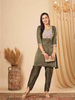 Globus - Women Green Round Neck Sequined Kurta with Dhoti (Set of 2)