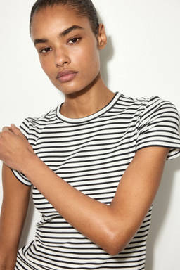 H&M - Women White Ribbed T-Shirt