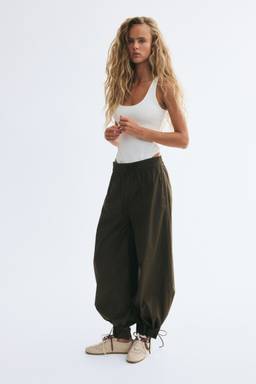 H&M - Women Green Balloon-Leg Poplin Joggers