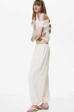 H&M - Women White Textured Balloon Trousers