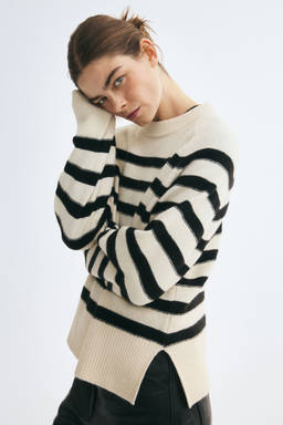 H&M - Women White Raglan-Sleeved Jumper
