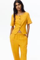 Yellow color option, Currently selected