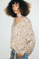 Beige color option, Currently selected