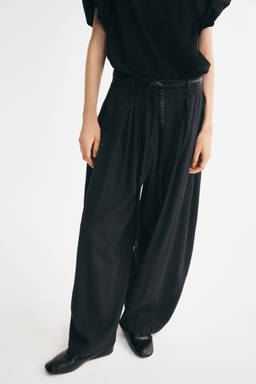 H&M - Women Grey Wide Belted Trousers
