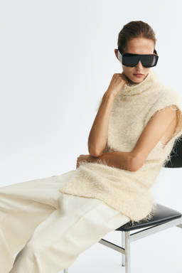 H&M - Women Beige Fluffy-Knit Turtleneck Top
