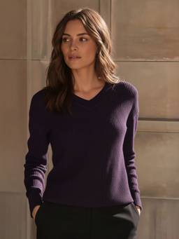 Styli - Women Burgundy Solid V Neck Long Sleeves Regular Fit Sweater