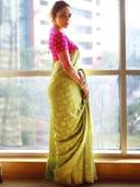 Green color option, Sold out, Currently selected