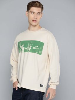 Levi's - Men Beige Graphic Print Loose Fit T-Shirt