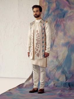 Jatin Malik - Ivory Phulkari Shrug (Set of 3)