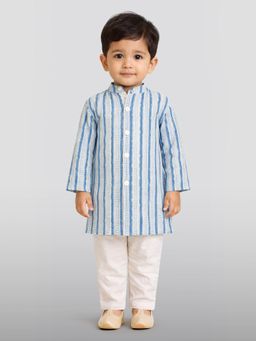 Vastramay - Baby Boys Blue Pure Cotton Printed Kurta and Pyjama