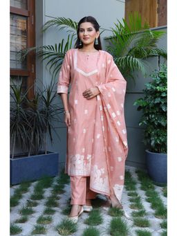 VGlame - Peach Embroidered Regular Kurta with Pant and Dupatta