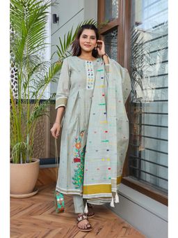 VGlame - Green Woven Regular Kurta with Pant and Dupatta