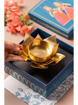 SG Home - Sacred Lotus Festive Decor Gift Box