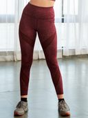 Maroon color option, Currently selected