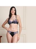 Black color option, Sold out, Currently selected