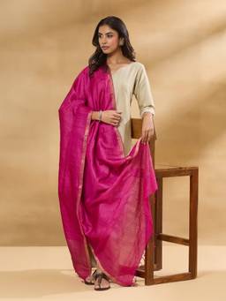 Fabindia - Magenta Silk Blend Hand Woven Solid Zari Dupatta