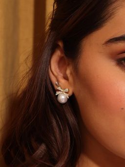 ISHKAARA - Gold-Plated Pearl Bow Contemporary Studs Earrings