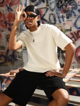SHOWOFF - Men Cream Solid T-Shirt