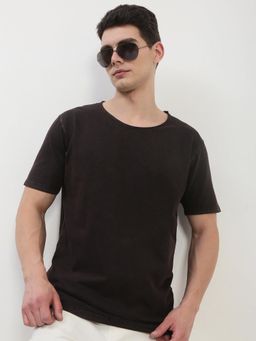 SHOWOFF - Men Brown Solid Round Neck T-Shirt