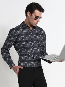 SHOWOFF - Men Navy Blue Cotton Geometric Shirt