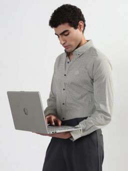 SHOWOFF - Men Green Cotton Collar Neck Formal Shirt