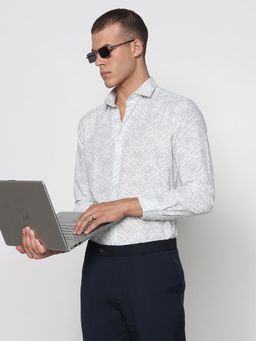 SHOWOFF - Men White Cotton Collar Neck Formal Shirt