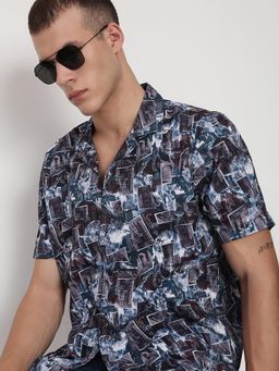 SHOWOFF - Men Teal Abstract Shirt