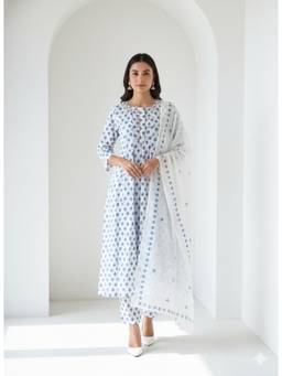 MAAND - White Embroidered Three Fourth Sleeves Kurta Pant & Dupatta