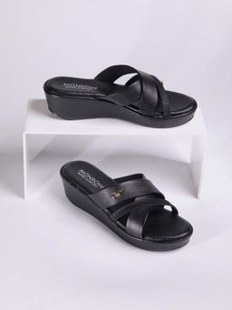 Monrow - Cleo Black Wedge Heels