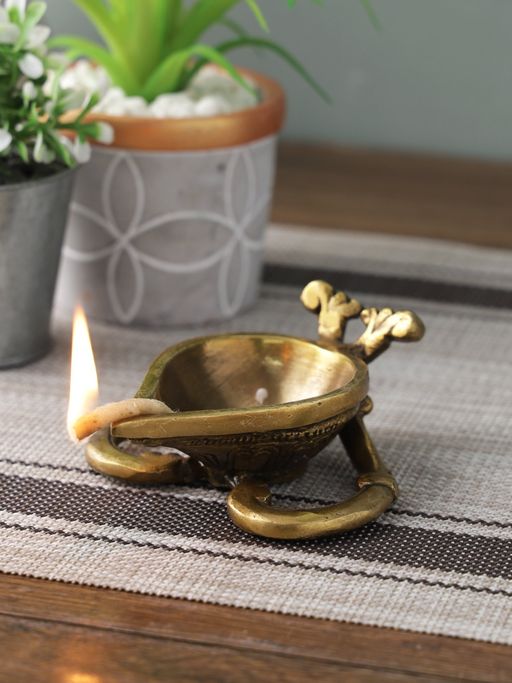 AAPNO RAJASTHAN Ancient Style Brass Diya