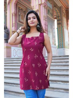 SAK JAIPUR - Magenta Women Rayon Printed Sleeveless Square Neck Hip Length Straight Kurti