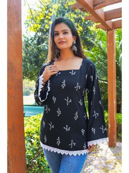 SAK JAIPUR - Black Women Rayon Printed Full Sleeves Square Neck Hip Length Straight Kurti