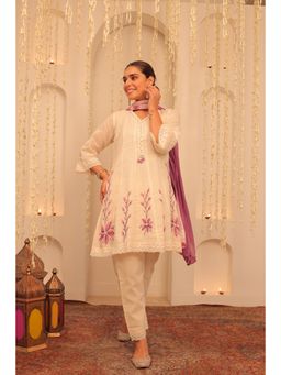 Alaya by Stage3 - Mehfil Floral White Kurta and Pant with Dupatta (Set of 3)