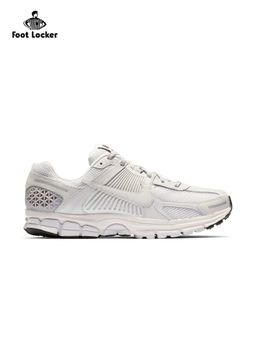 Nike - Men Zoom Vomero 5 Sneakers