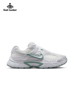 Nike - Women V5 RNR Sneakers