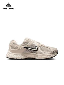 Nike - Women V5 RNR Sneakers