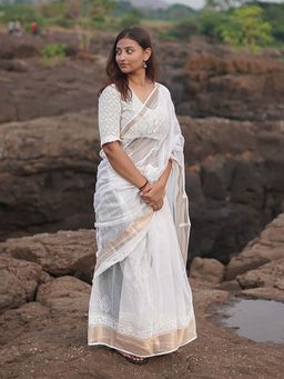 Chidiyaa - Safed Cloudberry Kota Doria White Block Printed Saree with Unstitched Blouse